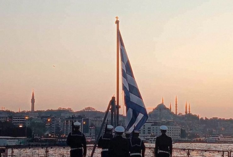 Η Σημαία μας επί της ΦΓ ΘΕΜΙΣΤΟΚΛΗΣ (F 465) στην Κωνσταντινούπολη!