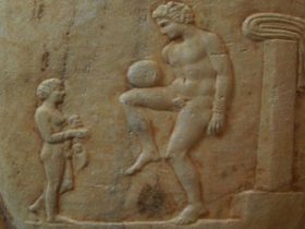 Πως ονομαζόταν το ποδόσφαιρο στην αρχαία Ελλάδα;