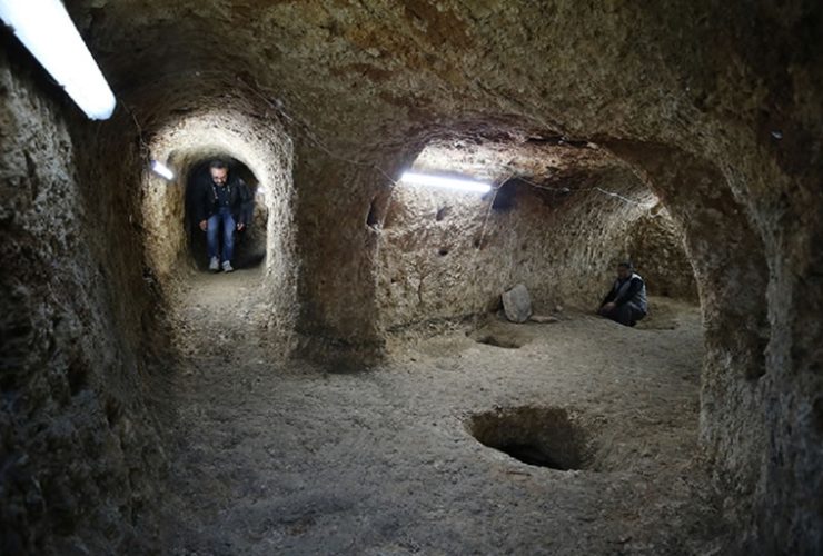 Άφωνοι οι αρχαιολόγοι: Ανακάλυψαν άγνωστη υπόγεια πόλη με δεξαμενές νερού που καλύπτουν τις ανάγκες 20.000 ανθρώπων – Πού οδηγούν οι μυστηριώδεις σήραγγες