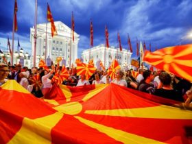 Σαρωτική νίκη των εθνικιστών στα Σκόπια – Προς ακύρωση η Συμφωνία των Πρεσπών, ό,τι δεν κάνει ο Μητσοτάκης το κάνουν οι «γείτονες»