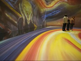 Frameless: Έκθεση στο Λονδίνο «ζωντανεύει» τους πίνακες των Ρέμπραντ, Βαν Γκογκ, Μονέ και Μουνκ
