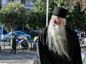 Ο Μέγας Αμβρόσιος στον τραγικό Ελπιδοφόρο: ΕΙΣΘΕ ΠΡΟΔΟΤΗΣ ΤΟΥ ΗΘΙΚΟΥ ΝΟΜΟΥ! ΝΑ ΠΑΡΑΙΤΗΘΗΤΕ ΑΜΕΣΩΣ!