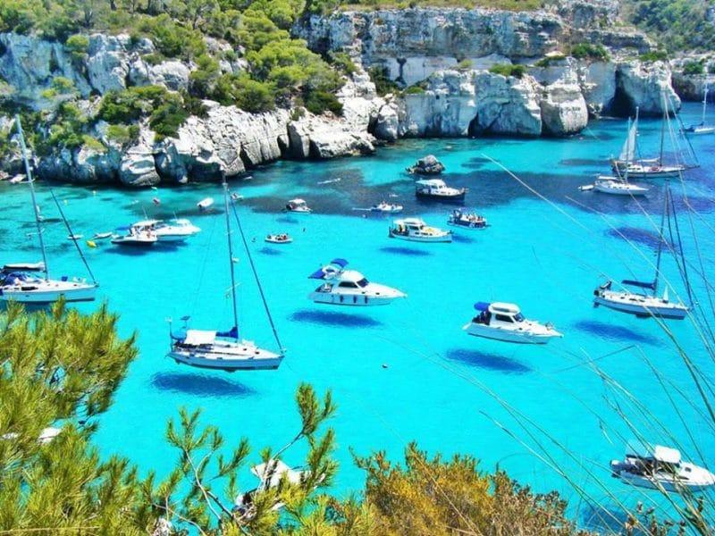 Δέκα «ασυνήθιστα» ελληνικά νησιά με ονειρικές παραλίες