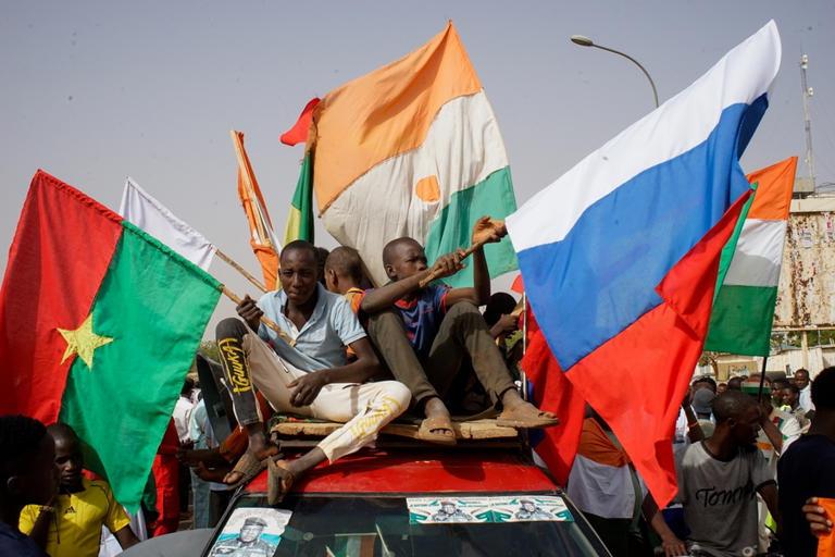 Ο Ρωσικός στρατός εισήλθε σε αποικιοκρατική βάση όπου σταθμεύουν στρατιωτικοί των ΗΠΑ στον Νίγηρα