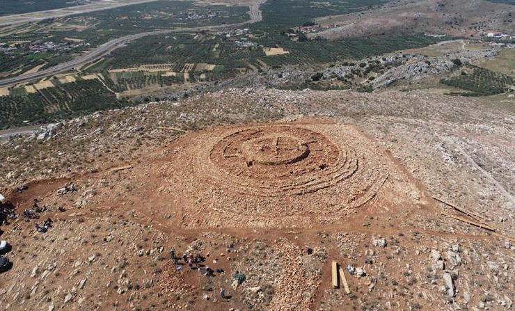 Το μυστήριο με την πέτρινη κατασκευή 4.000 ετών που ανακαλύφθηκε στην Κρήτη – Μοιάζει με λαβύρινθο και αποτελείται από 8 δακτυλίους