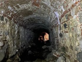Κρυφά τούνελ ανακαλύφθηκαν κάτω από κάστρο στην Κωνσταντινούπολη – Μυστήριο ο λόγος που κατασκευάστηκαν