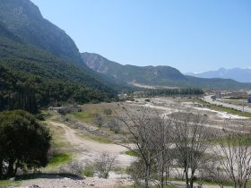 Θερμοπύλες: Πως είναι σήμερα το στενό πέρασμα που έγινε η ηρωικότερη μάχη όλων των εποχών