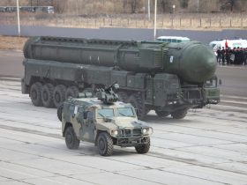 Ρωσία: Σε οχυρωμένες υπόγειες θέσεις μετακινήθηκαν οι πυρηνικοί πύραυλοι RS-24 YARS (βίντεο)