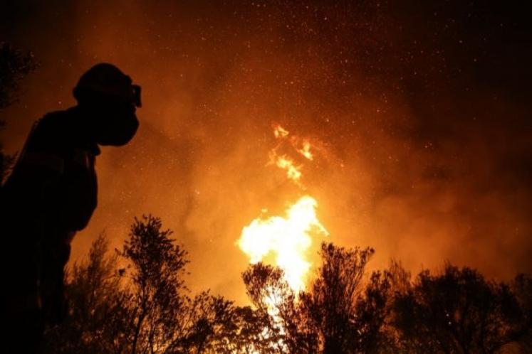 Τα καθάρματα αφήνουν τον Όρβηλο και την Ελλάδα να καεί για να βάλουν ανεμογεννήτριες