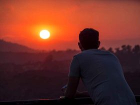 Στις μέρες μας... αν ο χριστιανός σύζυγος δεν απατήσει τη γυναίκα του, είναι μεγάλος άνθρωπος και μοιάζει με μάρτυρα