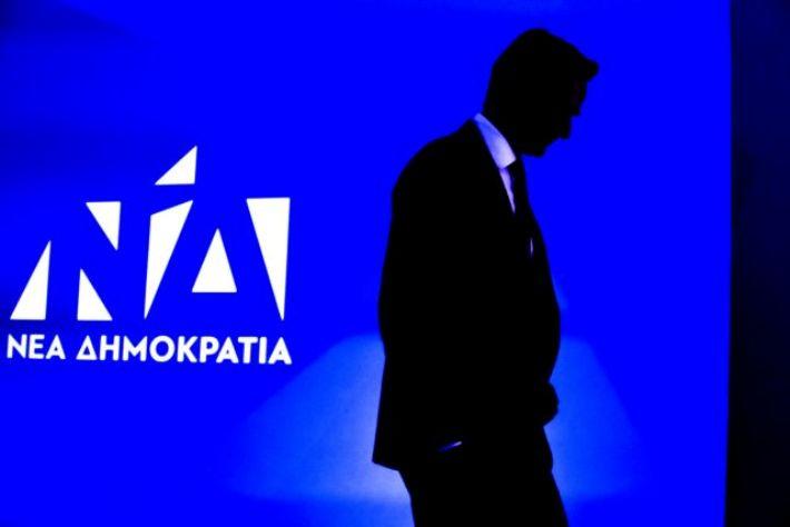 Η ΝΔ στα όρια της οικονομικής χρεοκοπίας με εκτίναξη χρεών στα 482 εκατ – Δημιουργεί έλλειμμα 54 εκατ τον χρόνο