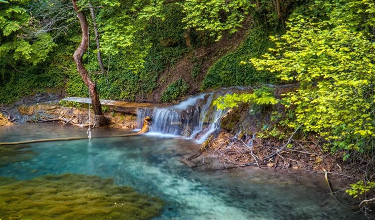 Οι κρυμμένοι καταρράκτες στα βουνά και τα δάση της Κεντρικής Μακεδονίας - Η Γαλάζια Λίμνη στο Κιλκίς