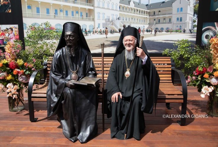 Οι κόλακες του Βαρθολομαίου έχουν ξεπεράσει κάθε όριο γελοιότητας 