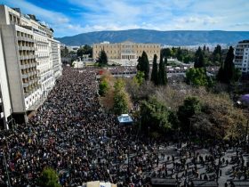 Όλη η Ελλάδα κατά του καθεστώτος. Γενική απεργία προκηρύσσει η ΓΣΕΕ στις 28 Φεβρουαρίου για τα Τέμπη