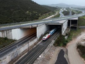 Τέμπη: Νέα ομολογία συγκάλυψης; - O Bασίλης Οικονόμου λέει τώρα ότι το υλικό από τις κάμερες δεν έχει χαθεί και είναι στον ανακριτή