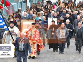 Σαντορίνη: Με σημαίες, λείψανα αγίων και εικόνες στους δρόμους κάτοικοι για λιτανεία κατά των σεισμών