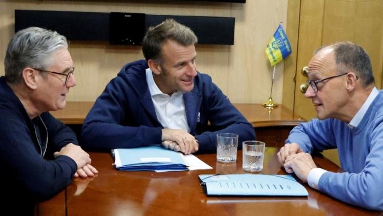 Σάλος με Macron, τι έκρυψε βιαστικά από τις κάμερες – Zakharova: Πολλοί αρχηγοί δυτικών κρατών παίρνουν ναρκωτικά