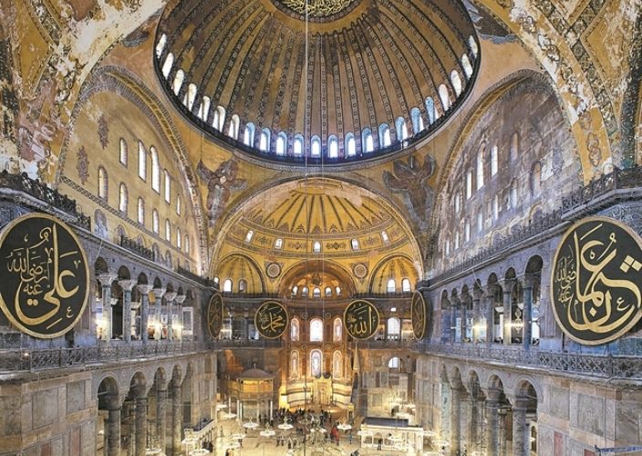 ΑΚΟΥΣΑ από έναν Αυτόπτη Μάρτυρα πού έκανε τό ΠΑΣΧΑ στήν Κωνσταντινούπολη μέ μιά μικρή ομάδα φίλων από τήν Θεολογική Σχολή Αθηνών, ότι: