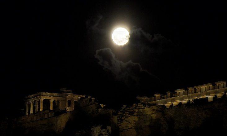 Γιατί ήταν τόσο σκληροί οι Αρχαίοι Έλληνες – Οι σκληρές τιμωρίες και βασανιστήρια που κόβουν την ανάσα