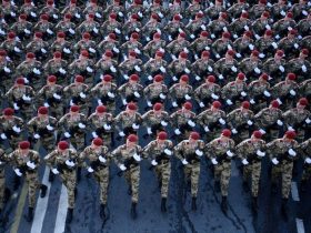 Ρωσία: «Μπορούμε να επιστρατεύσουμε 15 εκατομμύρια στρατό μέσα σε έναν μήνα»