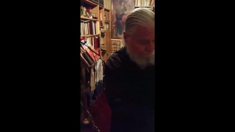 Ο Παπα Σταύρος και τα θαύματα με το Τίμιο Ξύλο